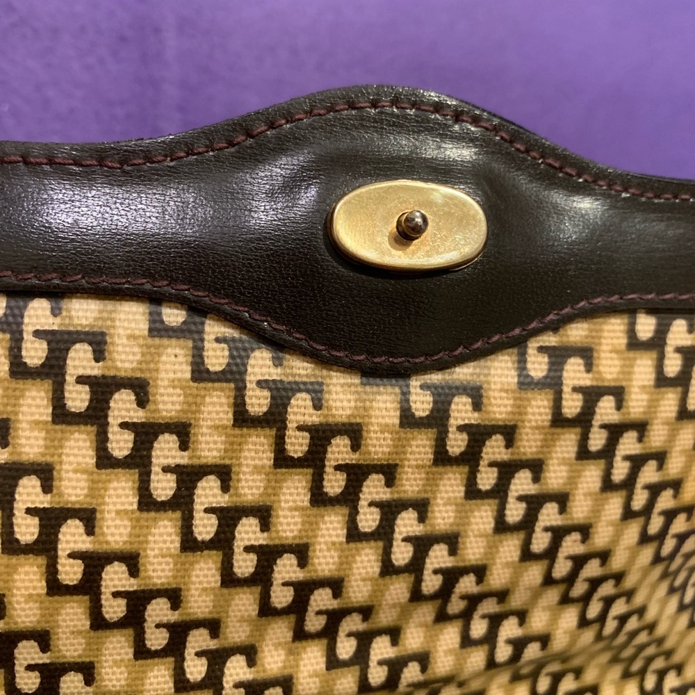Gucci Vintage Sherry Clutch Bag - Picture 10 of 15